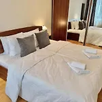 Classy & Spacious Аpartment Next To National Palace Of Culture For 4 Guests