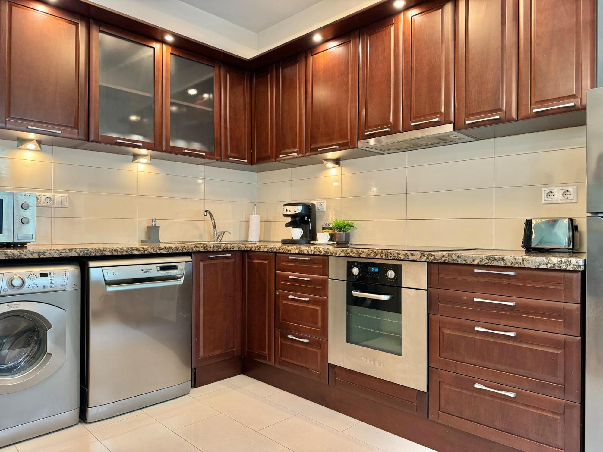 Apartemen Classy & Spacious аpartment Next To National Palace Of Culture For 4 Guests