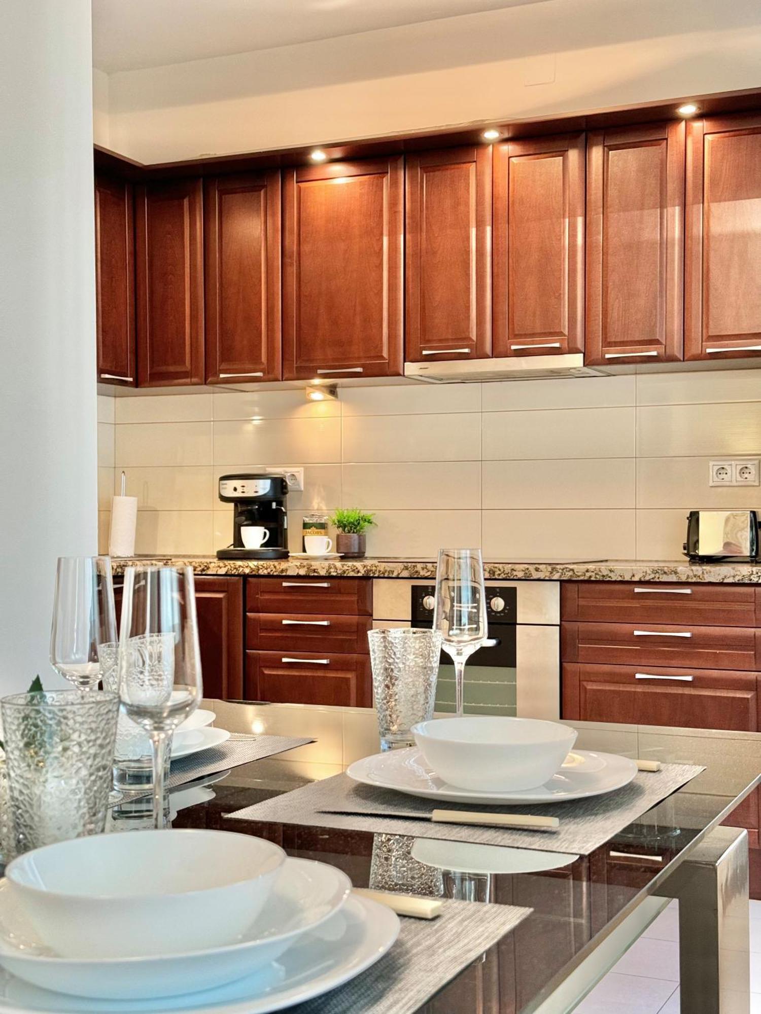 Apartemen Classy & Spacious аpartment Next To National Palace Of Culture For 4 Guests *